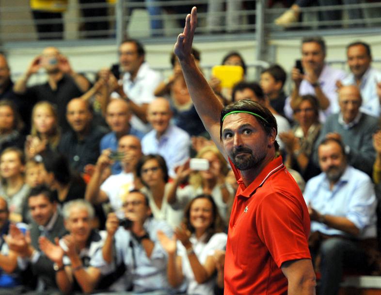 Ivanisevic saluta il pubblico: “La Grande Sfida”  riuscita a strappare un sorriso agli abitanti del capoluogo ligure prima delle finali a Milano. Pegaso News